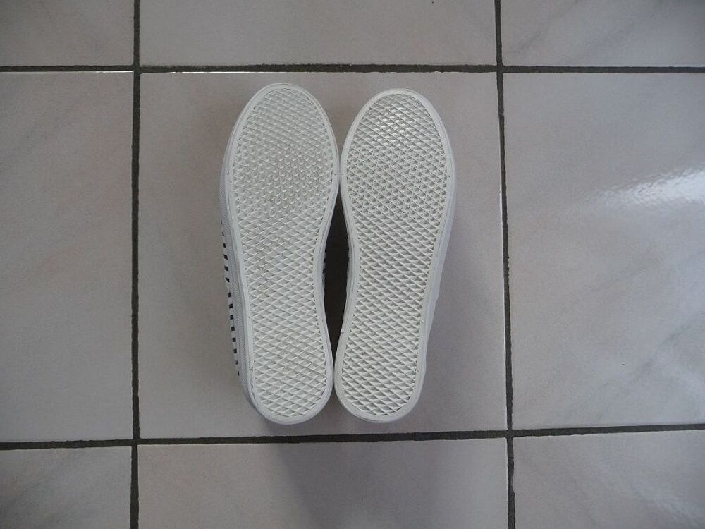 Baskets taille 37 en tissu rayures marine NEUVES Chaussures