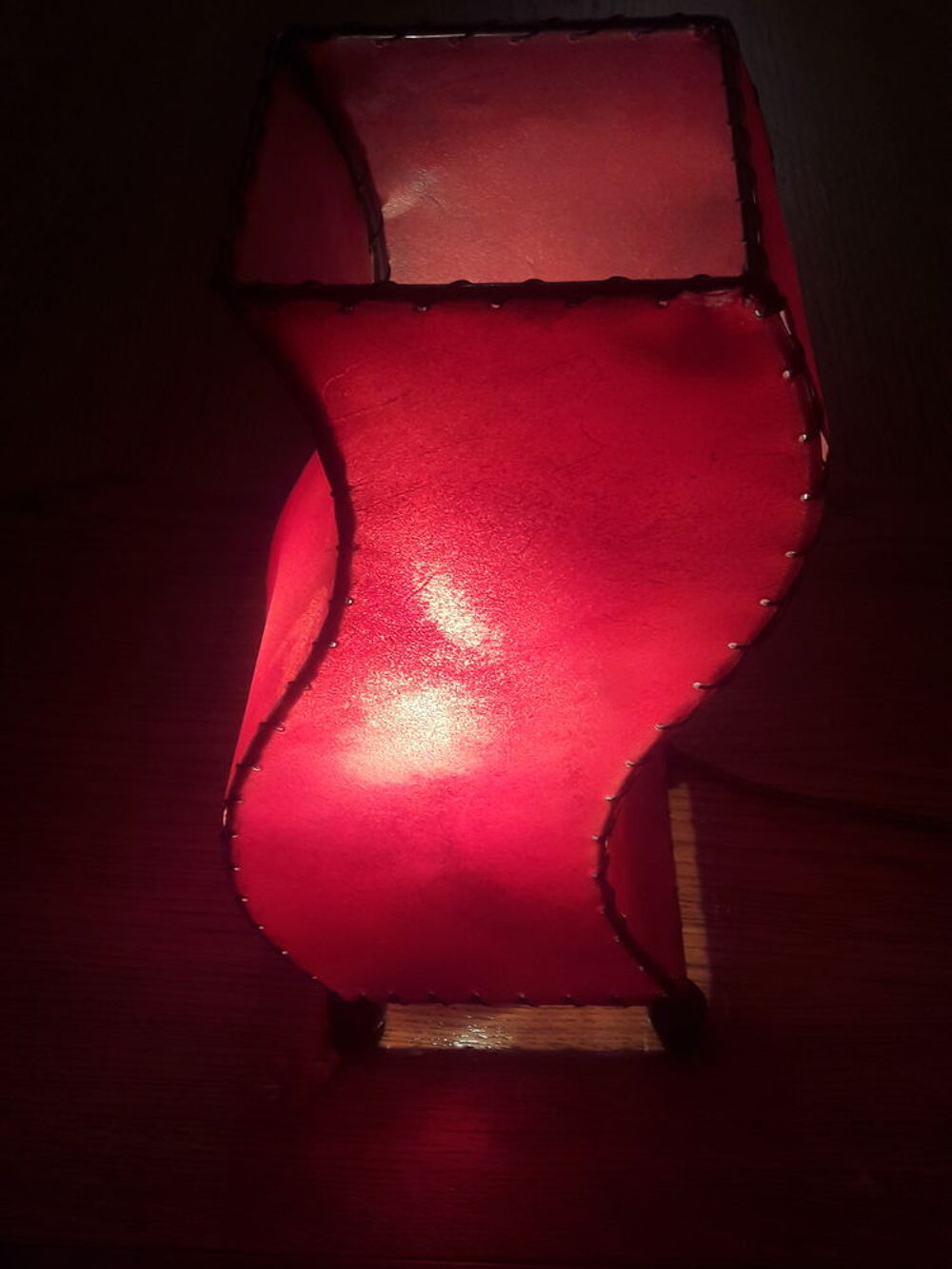 Lampe d'ambiance design en fer forg&eacute; forme ?flamme'	 Décoration