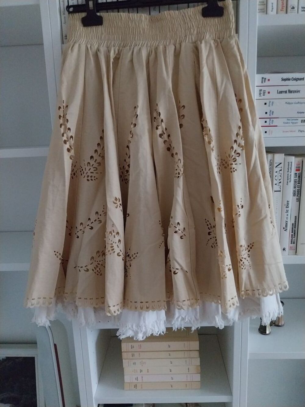 ORIGINALE ET JOLIE JUPE &Agrave; VOLANTS NEUVE Vêtements