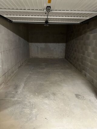  Parking / Garage � louer 16 m� Valence