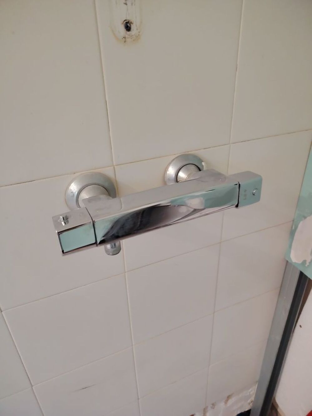 Mitigeur de douche inox sur Larmor-Plage Bricolage