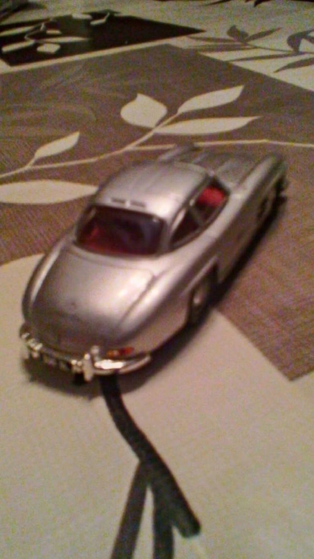 Voiture miniature Mercedes 300sl 