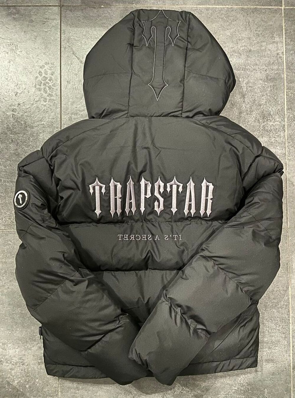 Achetez doudoune trapstar neuf revente cadeau annonce vente