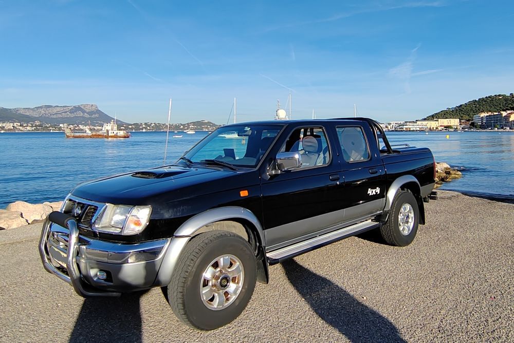 Pick-Up PICK UP 2.5 D DBLE CAB NAVARA 2001 occasion 83500 La Seyne-sur-Mer