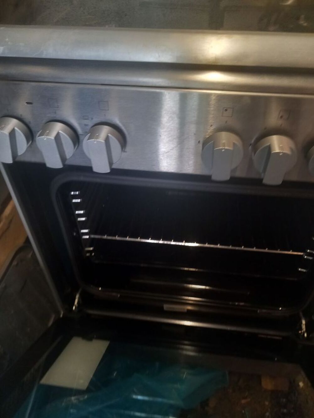 Cuisini&egrave;re &agrave; gaz avec four en acier inoxydable Electroménager