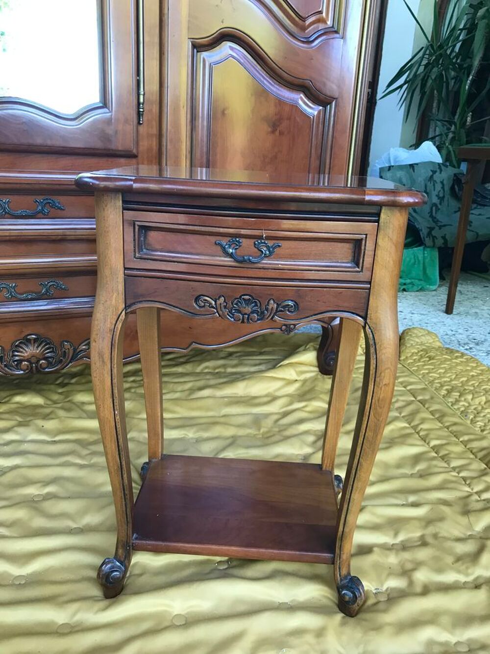 Chambre style Louis XV (armoire, lit, chevet) Meubles
