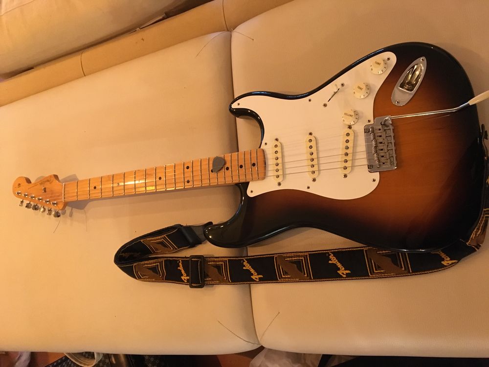 Strato caster 50?s &eacute;tat neuf tr&egrave;s peu servie Instruments de musique