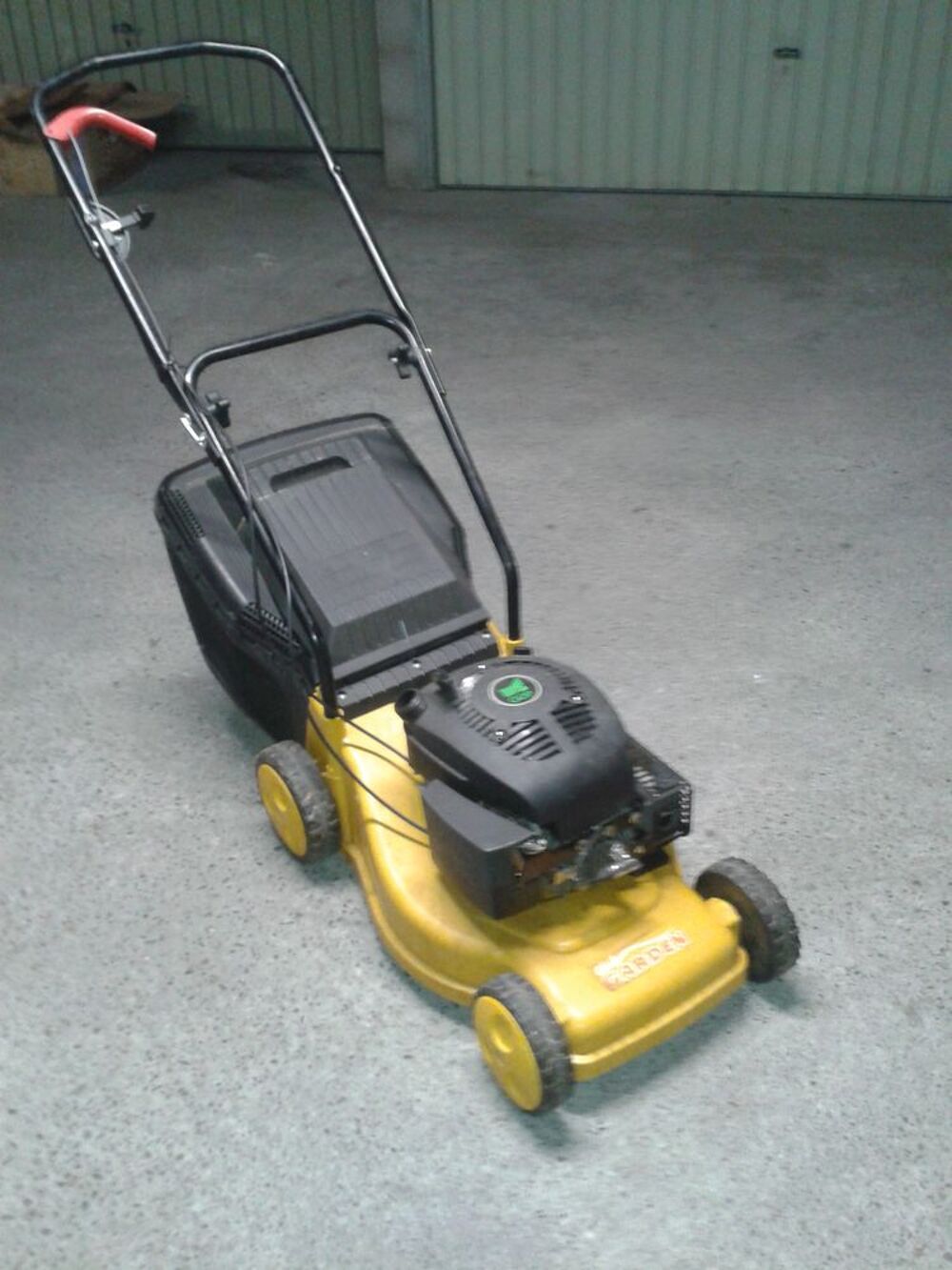 TONDEUSE A GAZON THERMIQUE Jardin