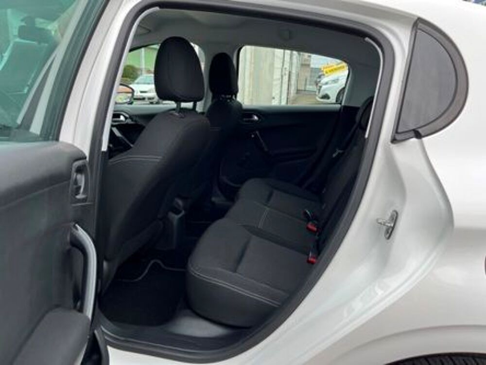 208 1.2 VTI / 82CV 2019 occasion 42700 Firminy