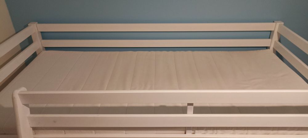 Lit mezzanine blanc bois avec &eacute;chelle Meubles