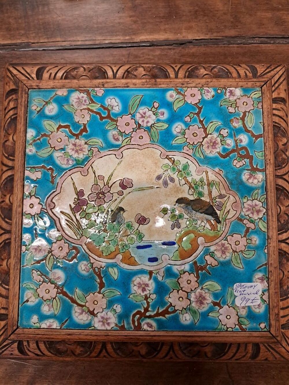 Dessous de plat musical ancien, en bois sculpt&eacute; Dcoration