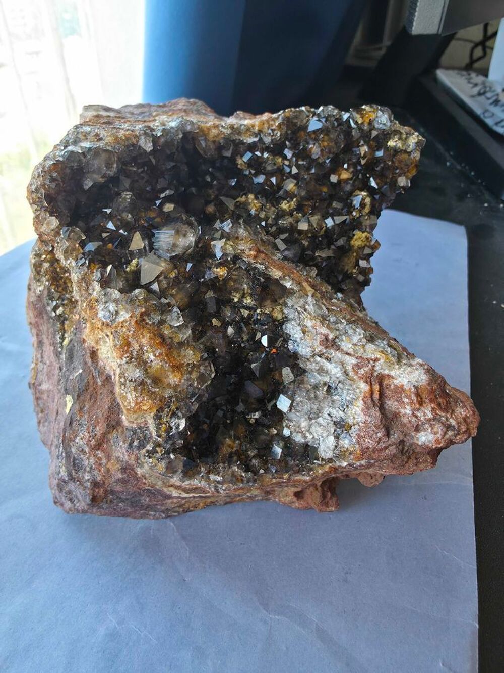 Grand Quartz Fum&eacute; du Katanga RDC-Druse Naturelle 1,05 kg 