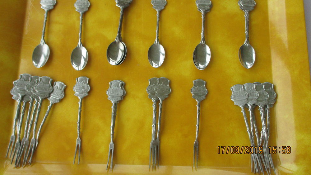 Lot Petites Cuill&egrave;res Ch&acirc;teaux de la Loire + Autres... Décoration