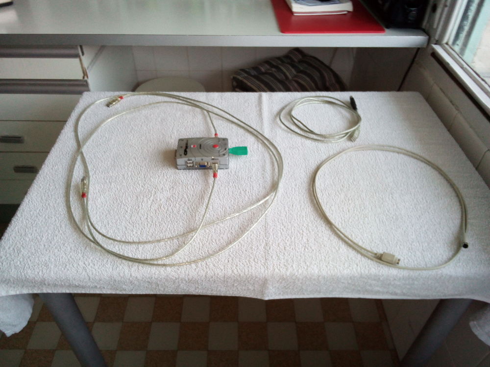 Boitier pour commander 2 &agrave; 3 PC : Matériel informatique
