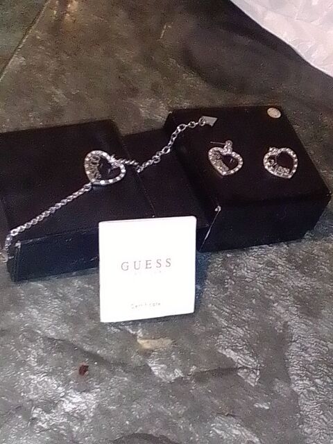 Guess bracelet et boucle d'oreille 25 Lagny-sur-Marne (77)
