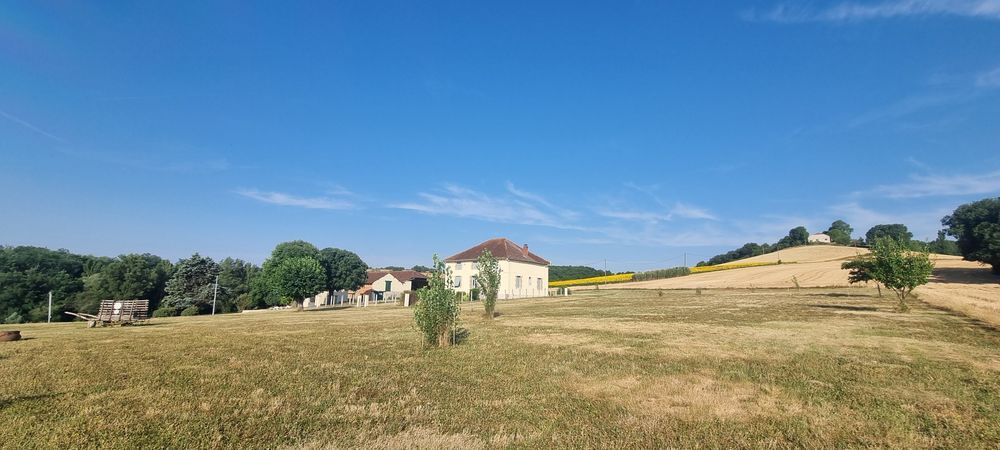 Maison 6 pièces 220 m² · à Castelnau-Montratier · 220 m² · 295 000 €