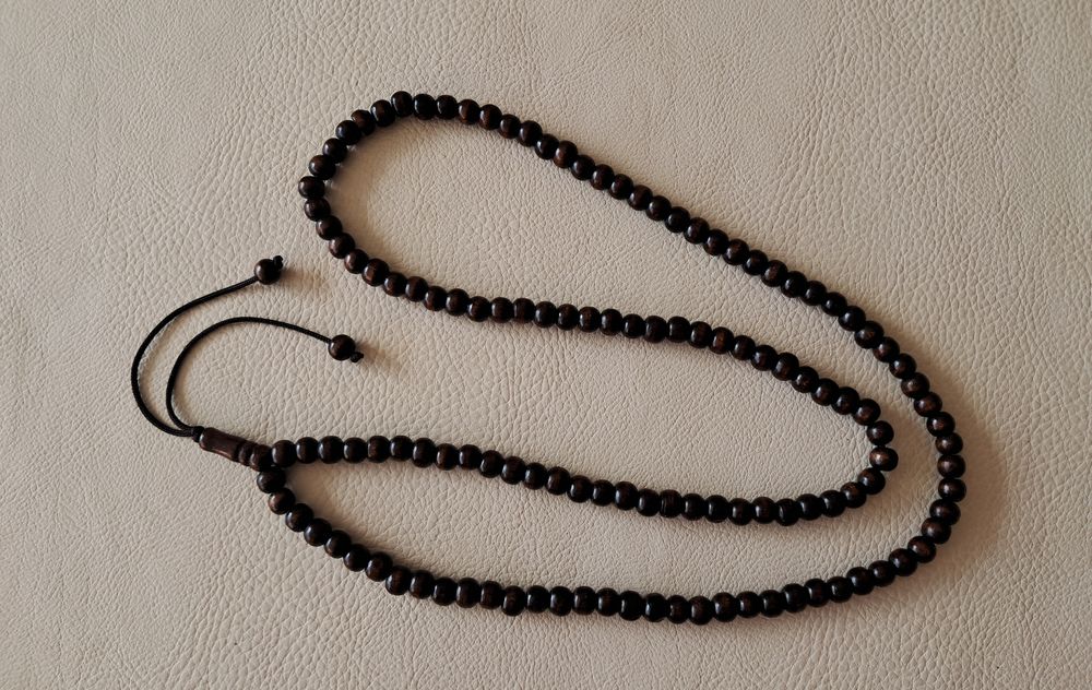 collier de perles en bois diam&egrave;tre 5 mm longueur 42 cm Bijoux et montres