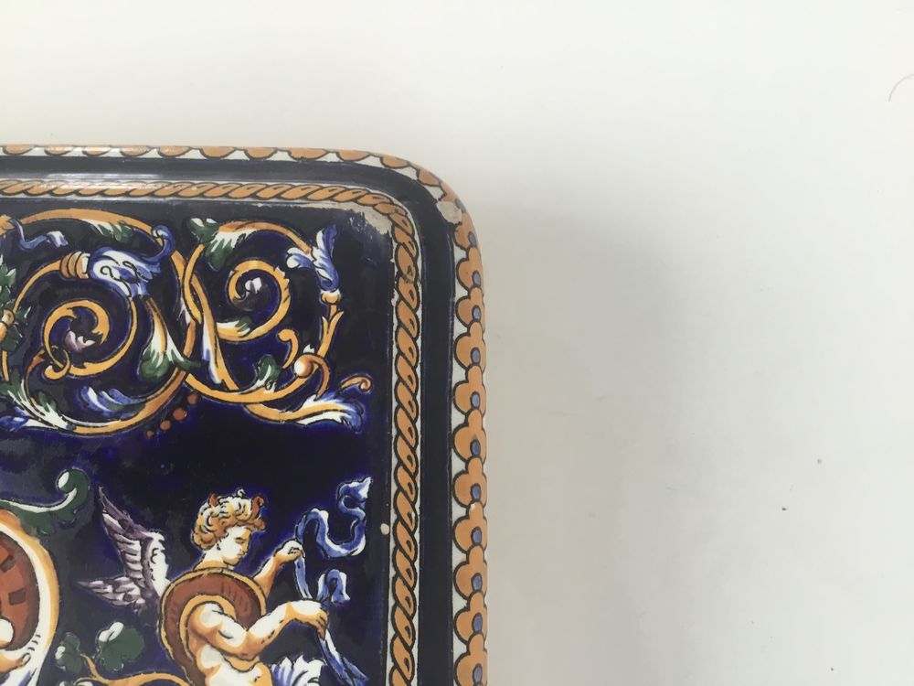 1 dessous de plat Renaissance bleu de GIEN. Décoration