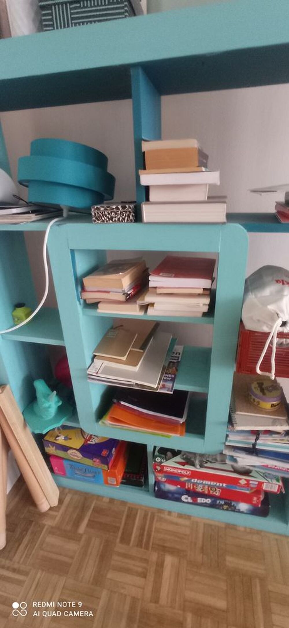 Jolie biblioth&egrave;que en noyer bleu en tbe Meubles