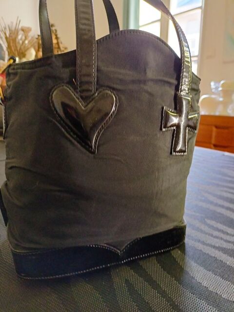 PETIT SAC À MAIN VINTAGE  Christian Lacroix 
20 Pau (64)
