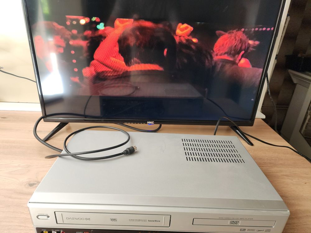 Combin&eacute; DAEWOO Lecteur DVD CD - Magn&eacute;toscope Photos/Video/TV