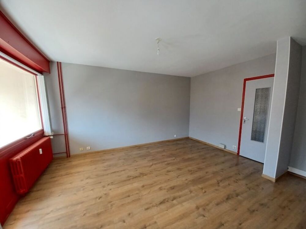 Vente Appartement SAINT JEAN DE MAURIENNE Centre ville A proximit de toutes les commodits Trs agrable T4 82 + grand balcon Saint-jean-de-maurienne