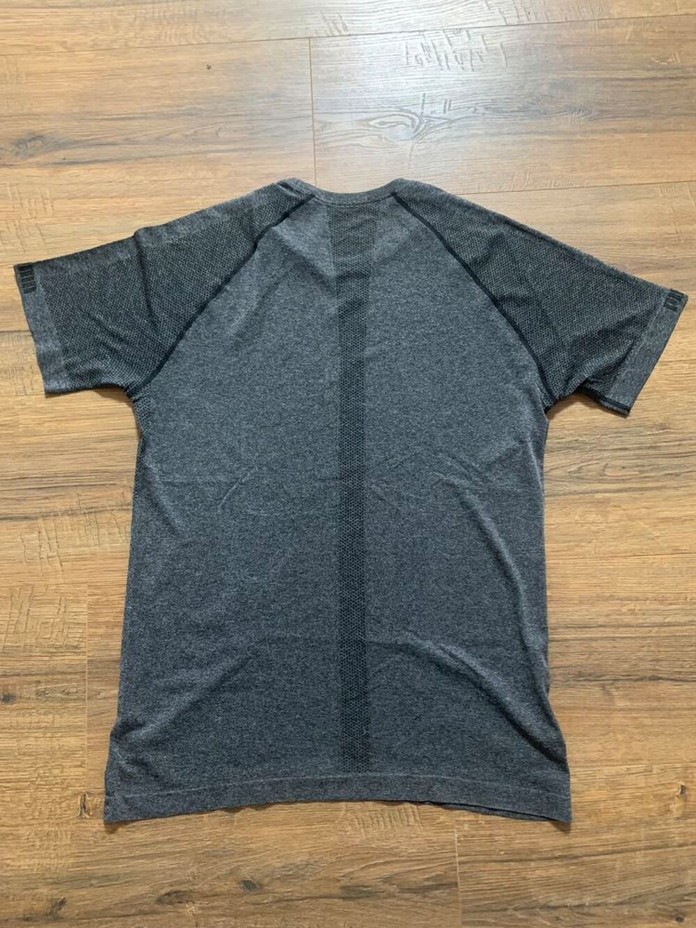 Tee Shirt homme " Puma " Vêtements