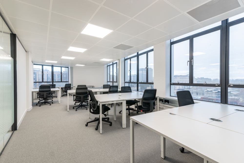   Un bureau de coworking ouvert entièrement équipé pour vous et votre équipe à Paris, Spaces Etoile Paris 8