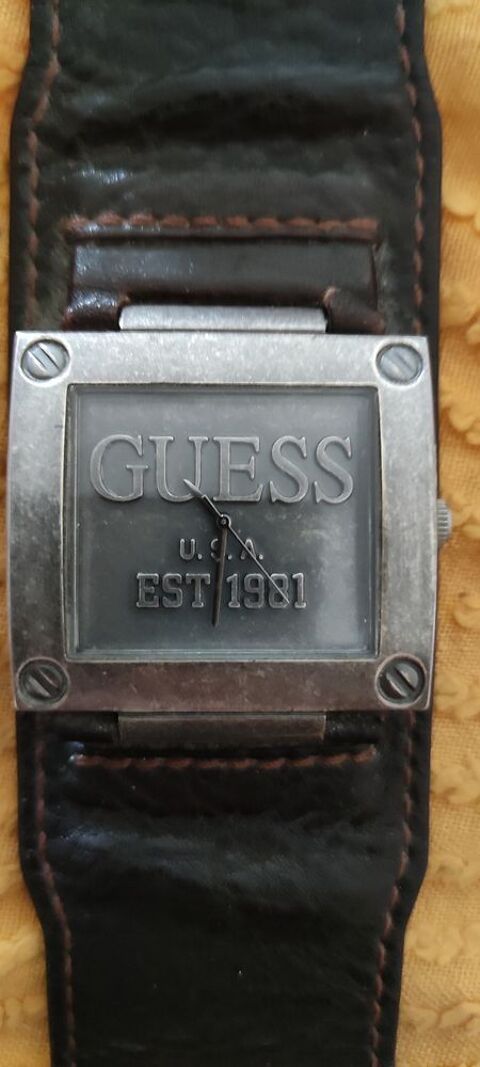 Montre en cuir Guess porté deux fois Mâcon (71)