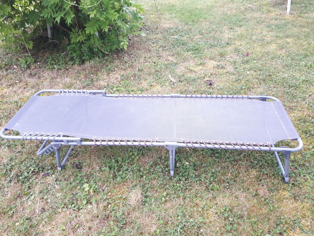 Lit de camp ou transat Jardin