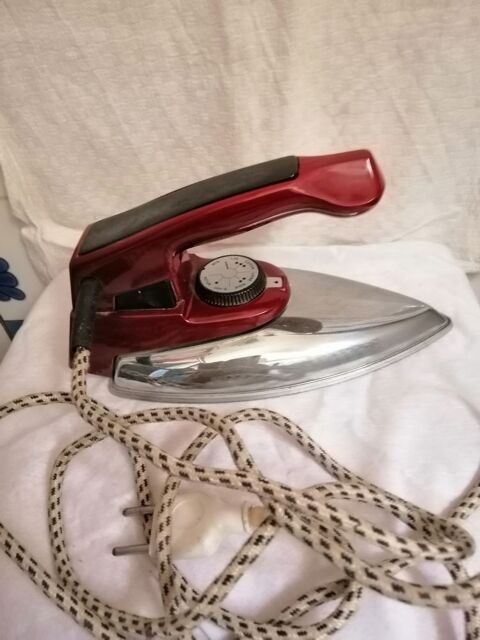 FER   A  REPASSER   VINTAGE   20 Toulouse (31)