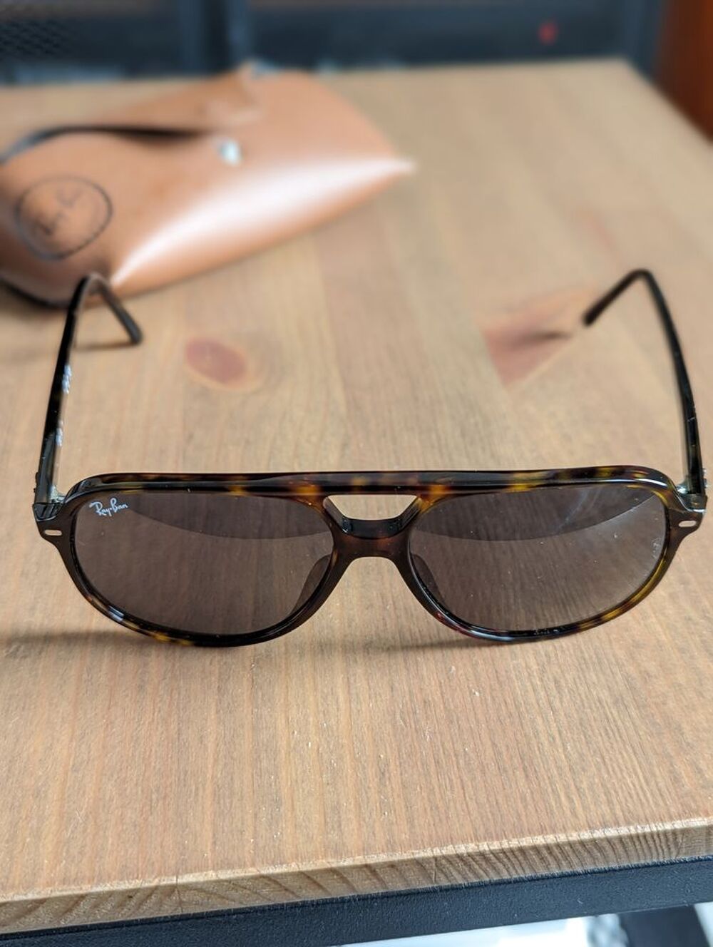 Lunettes de soleil Rayban neuve Bijoux et montres