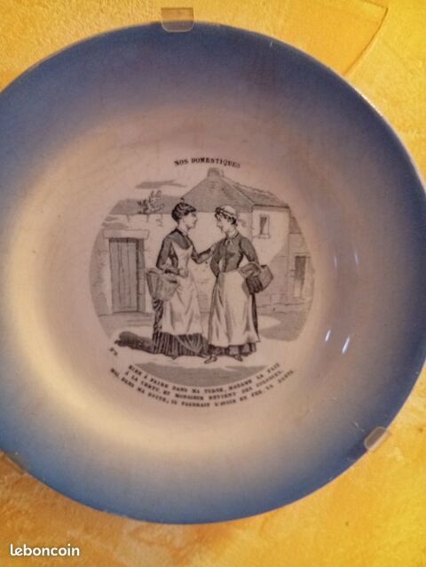 Lot de 2 assiettes d�coratives anciennes 25 Grisolles (82)