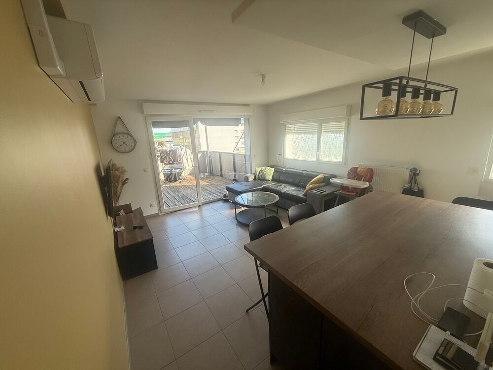 Location Appartement T3 Lumineux meubler climatisé avec terrasse Vaulx-en-velin