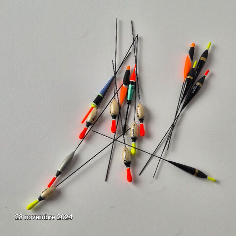 Lot de 15 flotteurs � tige pour la p�che diff�rents sensas,  15 Saumur (49)