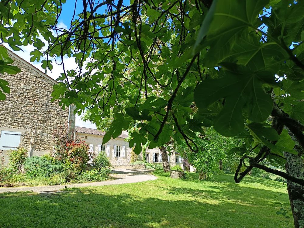 Vente Ferme Propriété de grand charme dans lieu exceptionnel et serein Duras