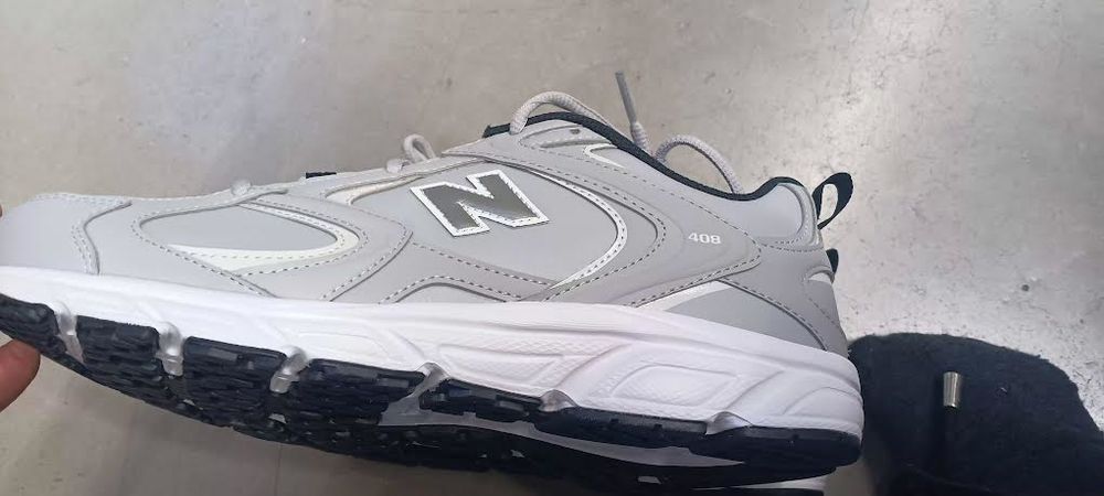 Chaussure de running homme new balance 840 T 43 prix 180 Chaussures