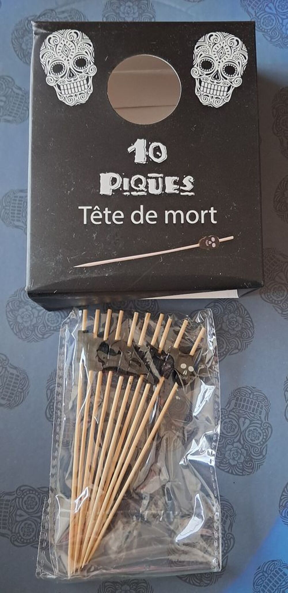 service &agrave; ap&eacute;ritif t&ecirc;te de mort mexicaine calaveras 
Cuisine