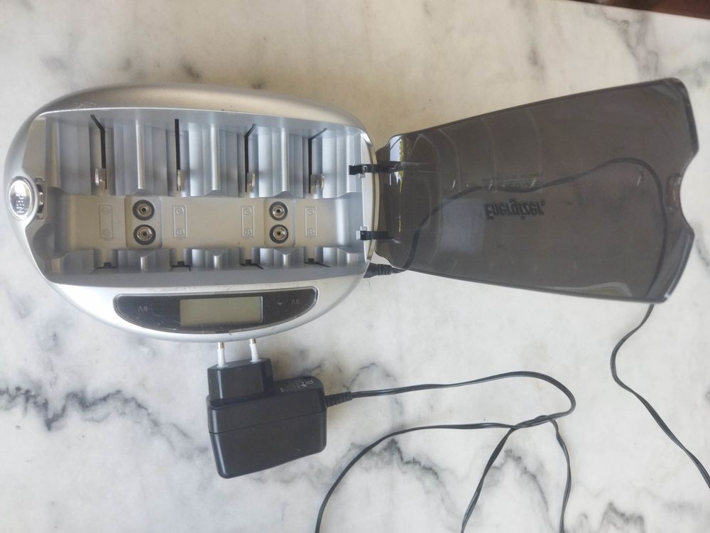 Chargeur Energizer pour piles 
Electroménager