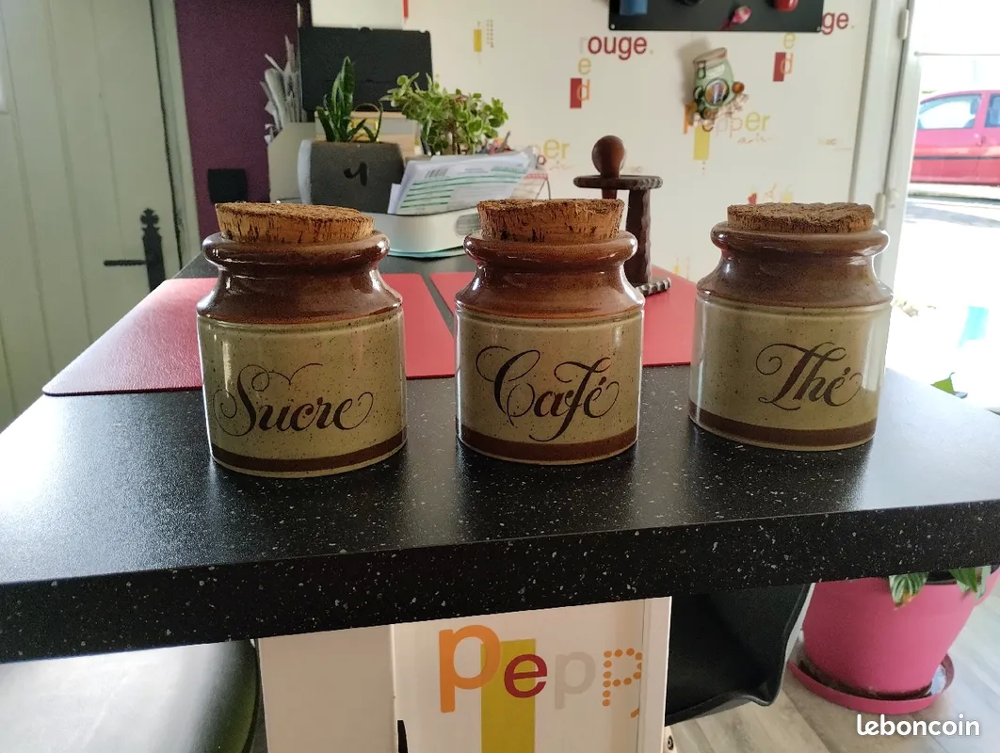 3 pots anciens Décoration