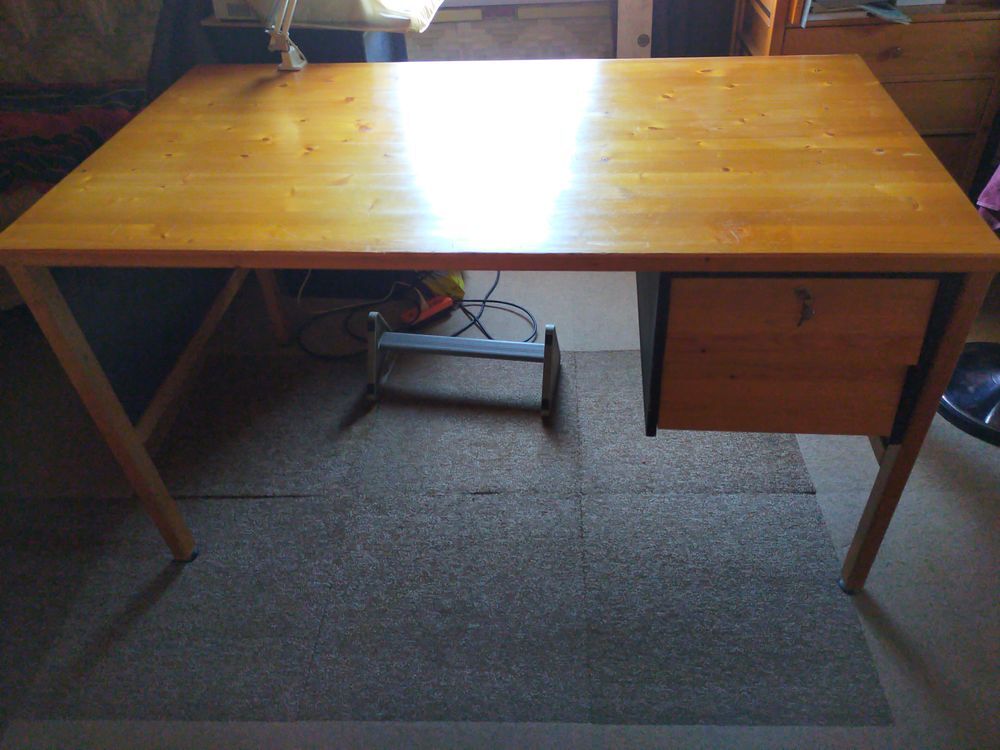 Bureaux d'occasions 
A r&eacute;cup&eacute;rer sur place Meubles