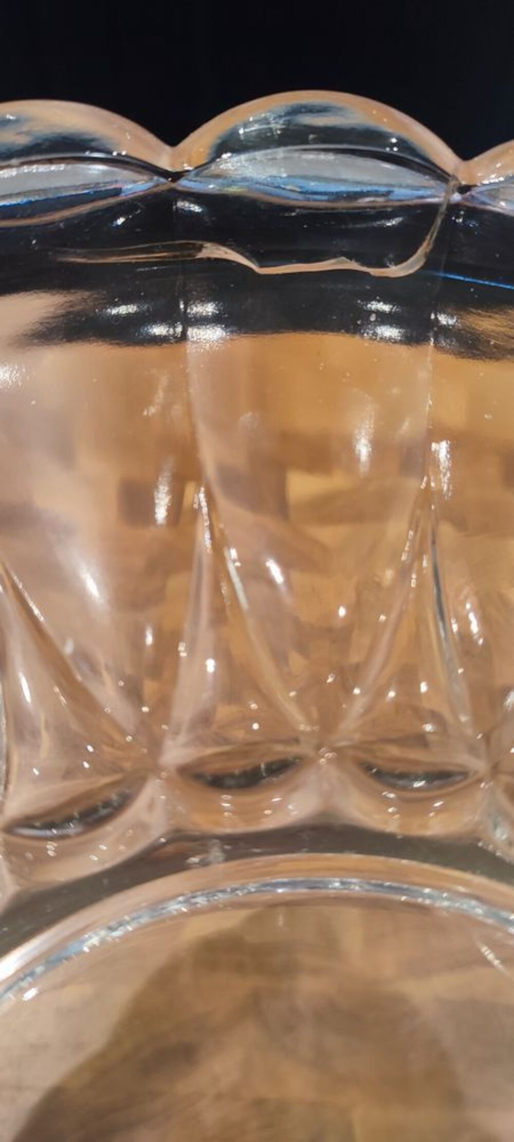 Grand serviteur de table en verre &eacute;pais bull&eacute; 