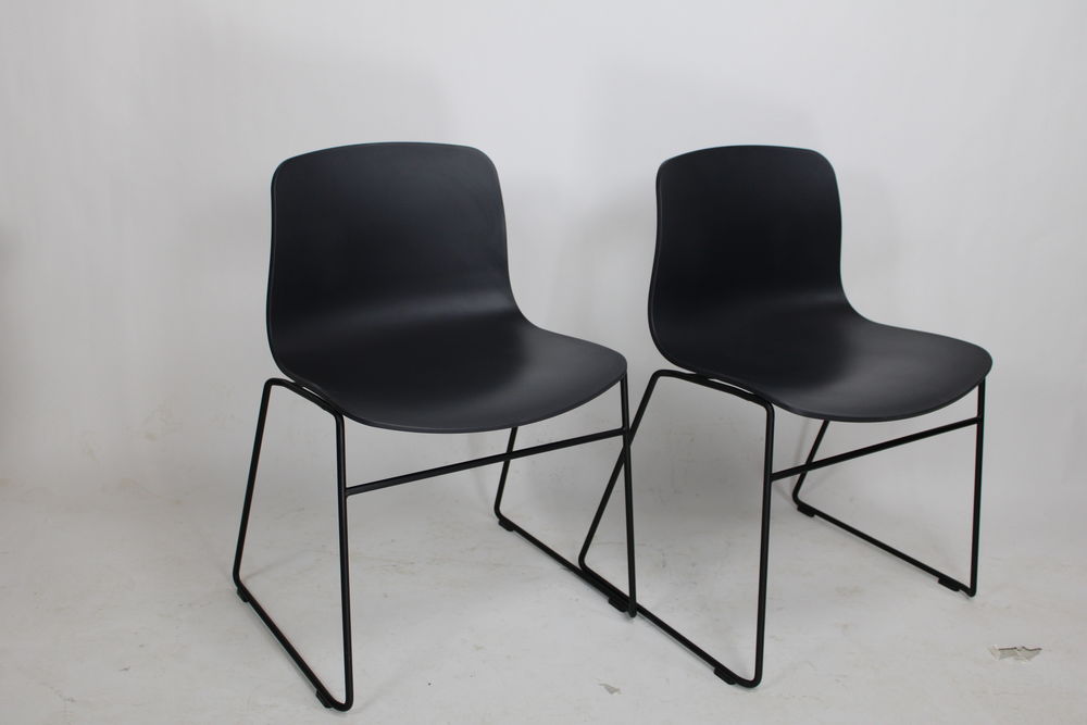 Chaise About A Chair AAC08 dessin&eacute;e par Hee Welling pour HAY Meubles