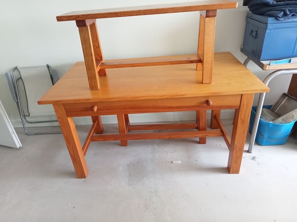 table de cuisine en pin et deux en pin Meubles