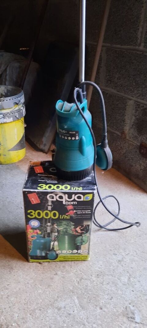 pompe de bassin aspirante refoulante,  debit 3000l h 50 Wancourt (62)