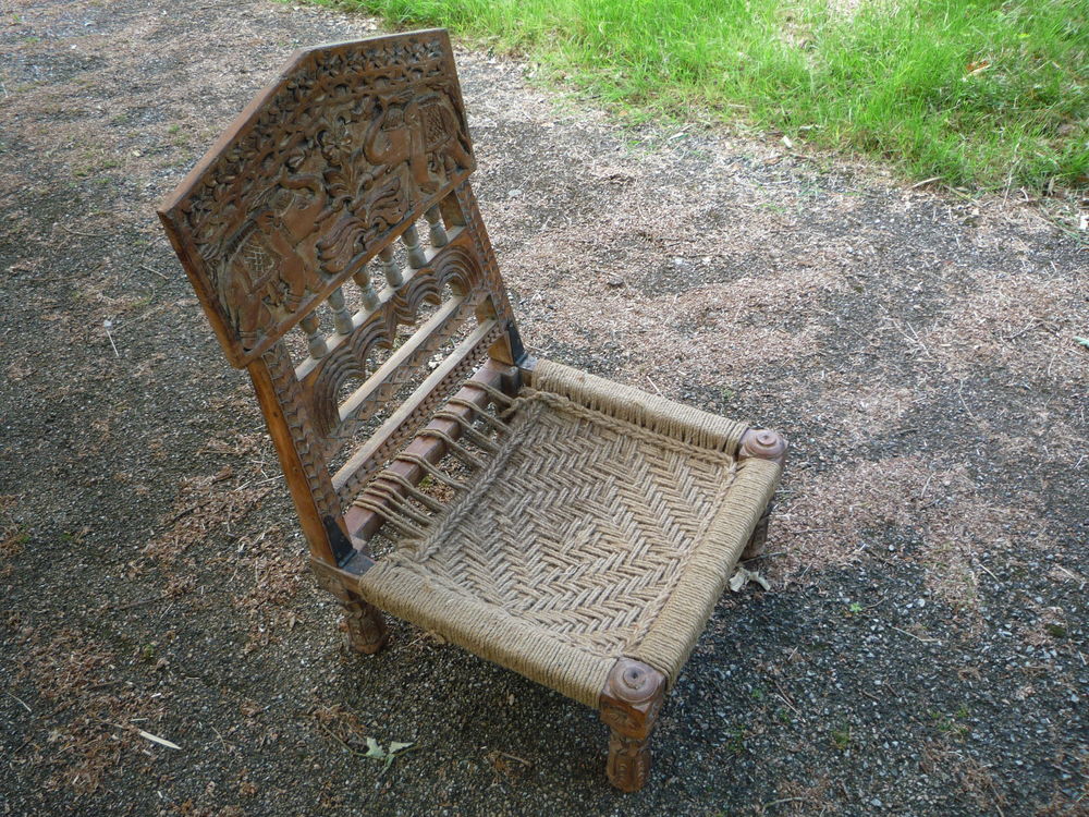 Chaise Basse Artisanale en Bois Sculpt&eacute; /D&eacute;co &eacute;l&eacute;phant(LC) Meubles