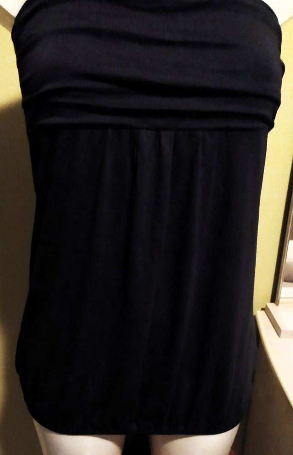 tee shirt bustier T38 Jennyfer, id&eacute;al f&ecirc;tes, tr&egrave;s bon &eacute;tat V�tements