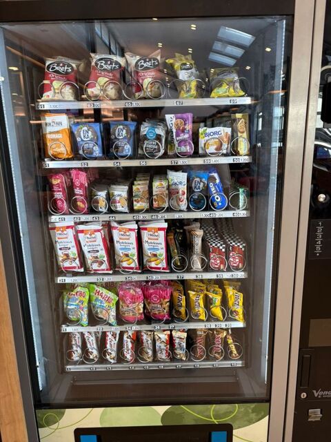 Distributeurs Automatique de snack Vendo SDX
2900 Aubervilliers (93)