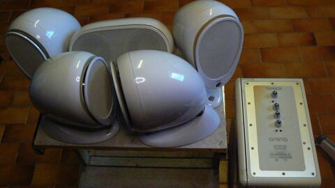 Tannoy Arena Caisson basse amplifi� et 5 pieds de table 600 Mormoiron (84)