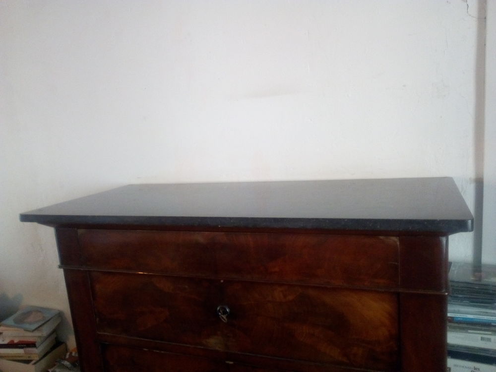 Belle commode haute &agrave; 7 tiroirs Meubles